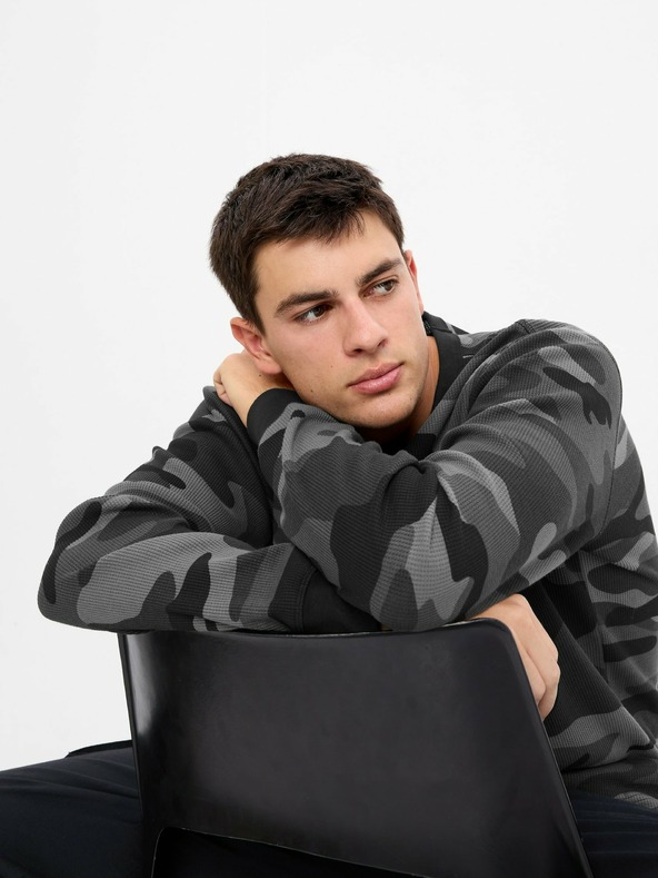 GAP Tričko s army vzorom GAP