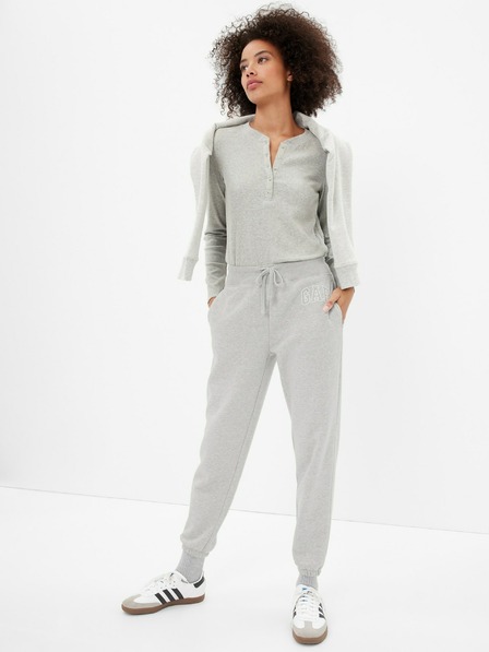 GAP Tepláky s logom a fleece GAP