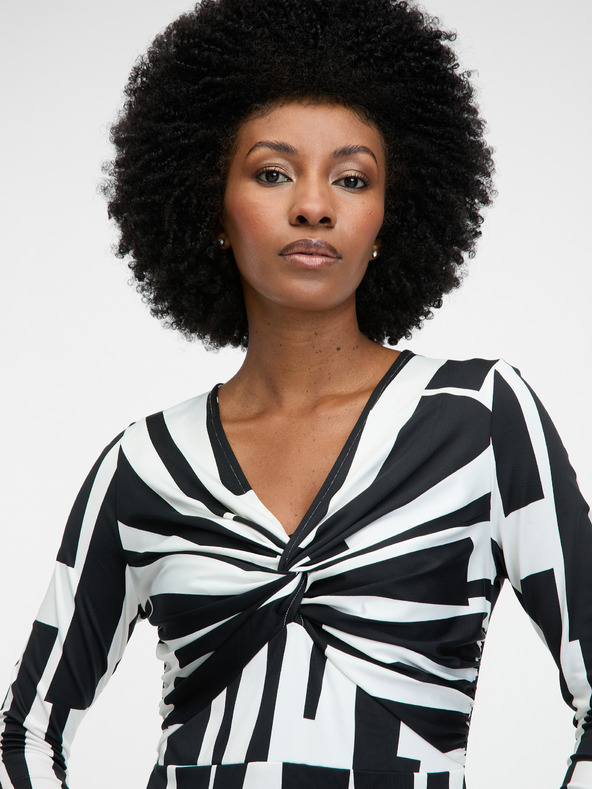 Orsay Čierne dámske šaty ku kolenám ORSAY