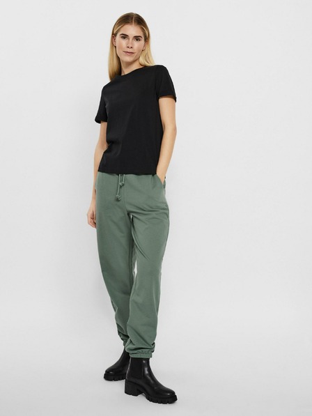 Vero Moda Čierne základné tričko VERO MODA Paula