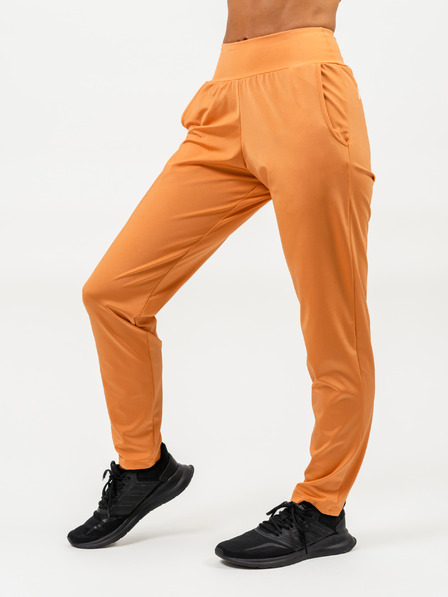 Nebbia Priliehavé legíny s vreckami SLEEK 482