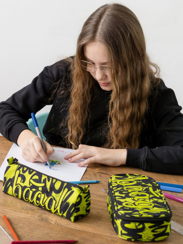 BAAGL  Čierny študentský kufrík limetka Baagl