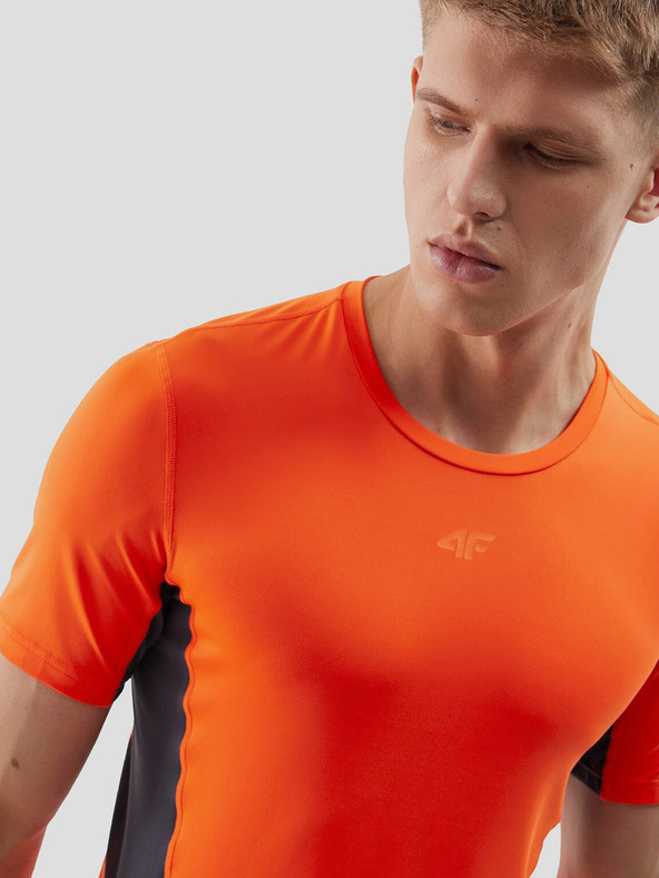 4F Pánske športové tričko slim fit z recyklovaných materiálov 4F
