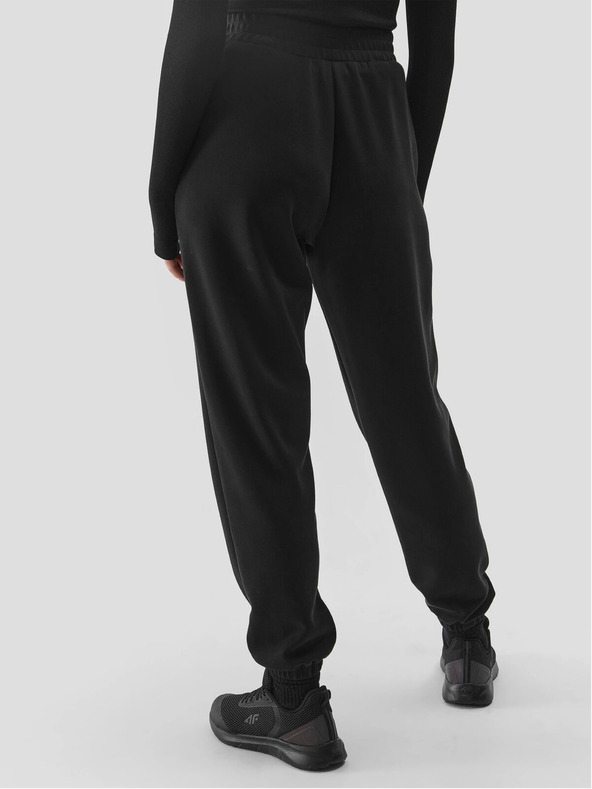 4F Dámske tepláky jogger s modalom 4F