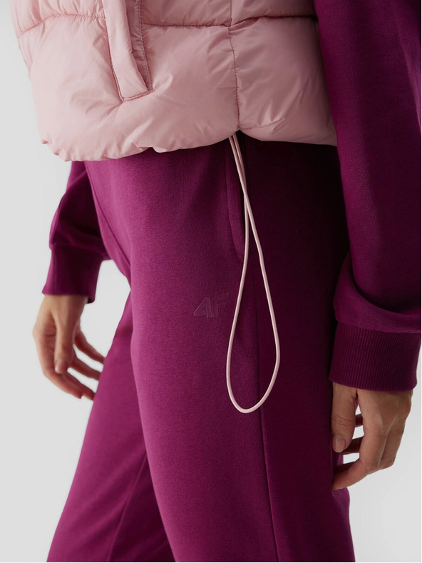 4F Dámska páperová vesta s výplňou zo syntetického peria 4F