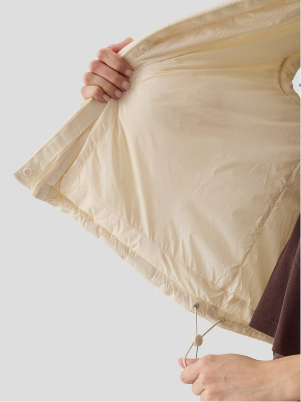 4F Dámska páperová vesta s výplňou zo syntetického peria 4F