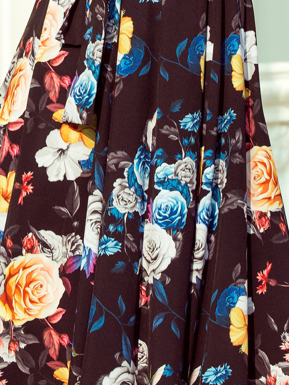 numoco Dlhé šaty s volánom - čierne + farebné kvety Numoco