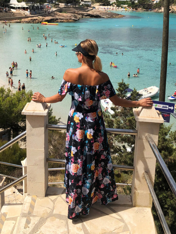 numoco Dlhé šaty s volánom - čierne + farebné kvety Numoco