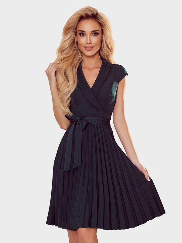 numoco Plisované šaty s ceruzkovým výstrihom - zelené Numoco WENDY