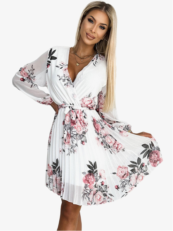 numoco Plisované šaty s výstrihom, dlhými rukávmi a opaskom - biele s ružami Numoco YSABELv