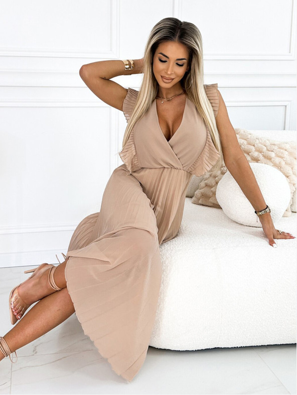 numoco Plisované šaty s volánmi na ramenách a vo výstrihu - béžové Numoco EMILY