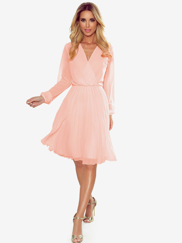 numoco Plisované šaty s dlhými rukávmi - broskyňové Numoco ISABELLE