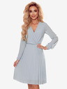 numoco Plisované šaty s výstrihom a dlhými rukávmi - sivé Numoco ISABELLE