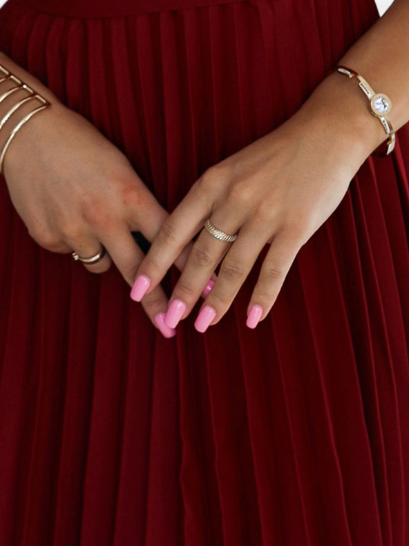 numoco Plisované šaty s krátkym rukávom - bordové Numoco LILA