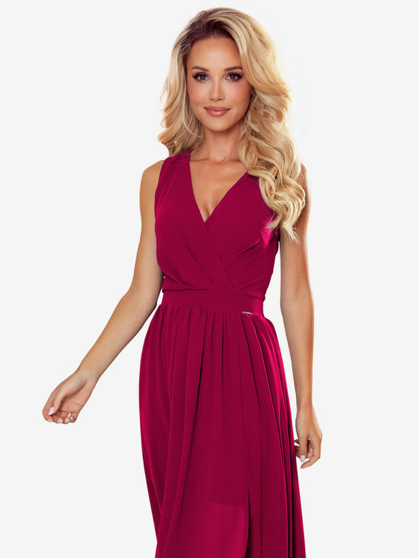 numoco Dlhé šaty s výstrihom a viazaním - bordové Numoco JUSTINE