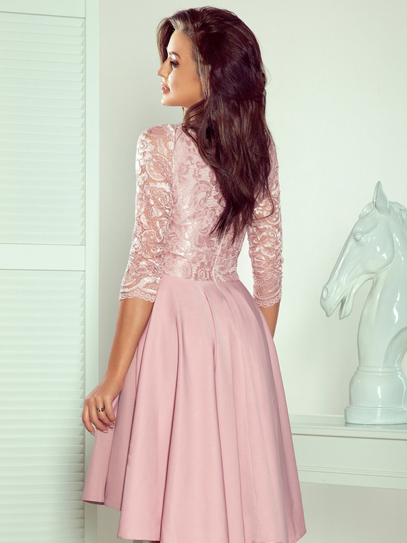 numoco Exkluzívne šaty s čipkou - púdrovo ružové Numoco NICOLLE