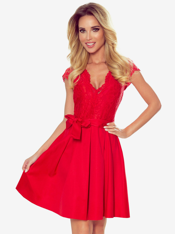 numoco Šaty s výstrihom a čipkou - červené Numoco ANNA