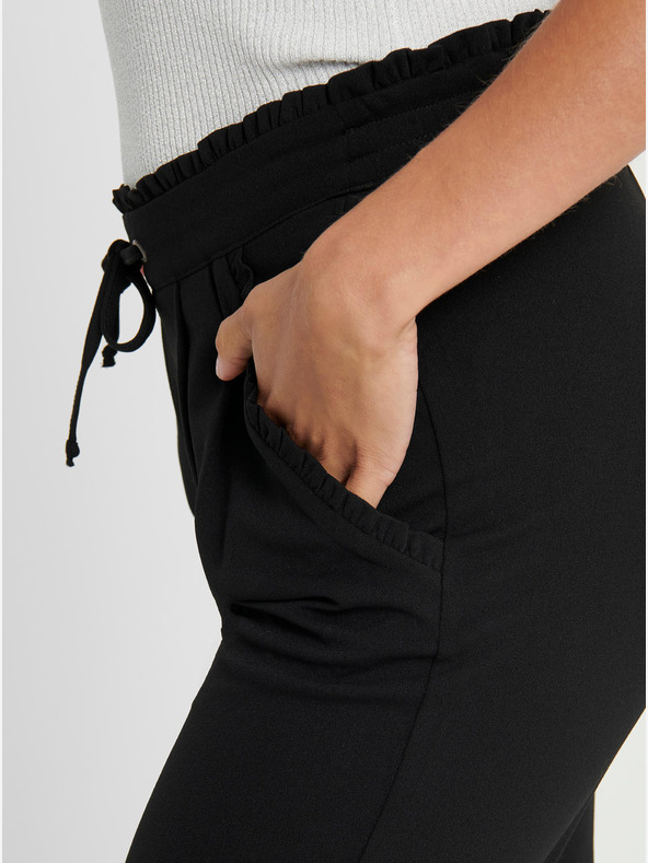 Jacqueline de Yong Čierne skrátené nohavice so zaväzovaním JDY Catia