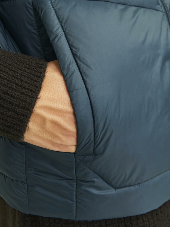 Jack & Jones Čierno-modrá pánska prešívaná vesta Jack & Jones