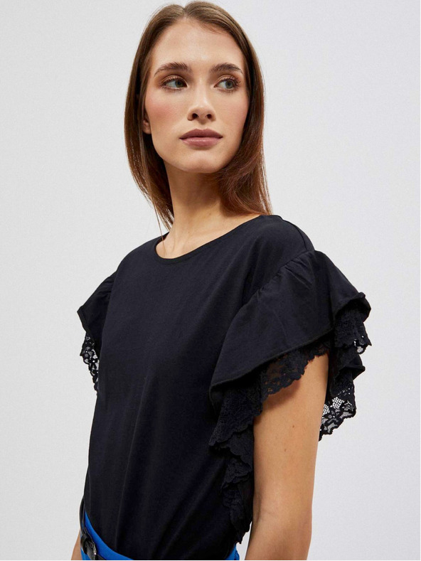 Moodo Čierna dámska blúzka s volánmi na ramenách Moodo