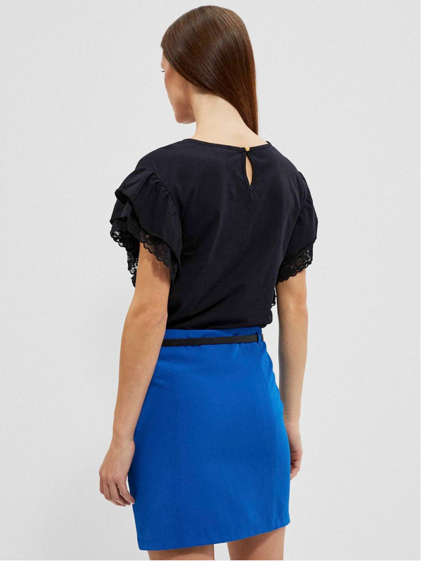 Moodo Čierna dámska blúzka s volánmi na ramenách Moodo