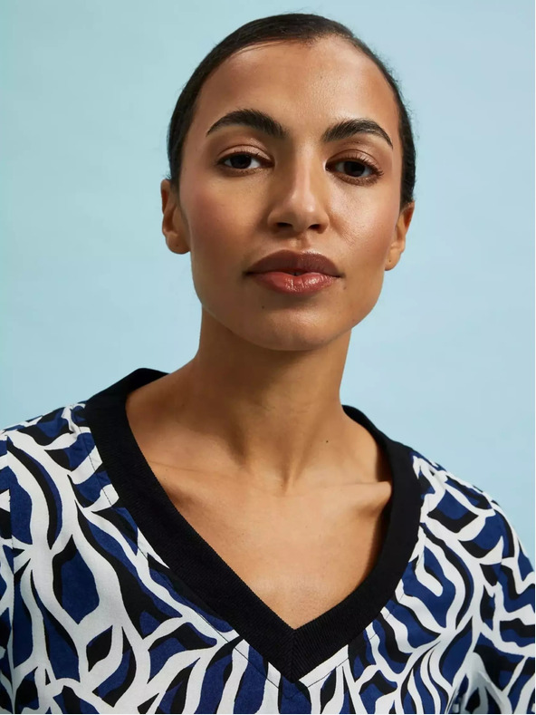 Moodo Geometrické tričko s výstrihom do V Moodo