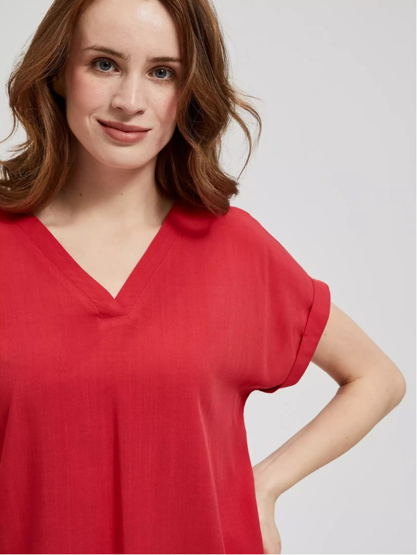 Moodo Červené tričko s výstrihom do V a krátkymi rukávmi Moodo