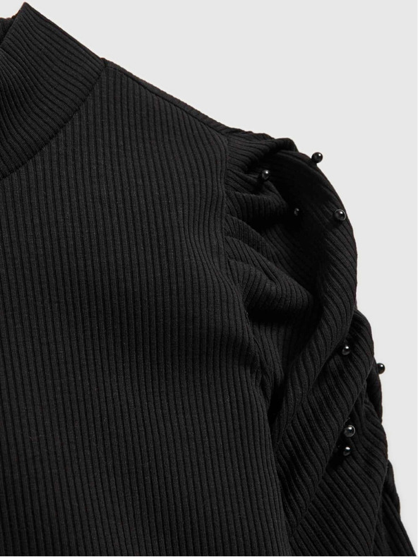 Moodo Čierna dámska rebrovaná blúzka s puzdrovými rukávmi a rolákom Moodo