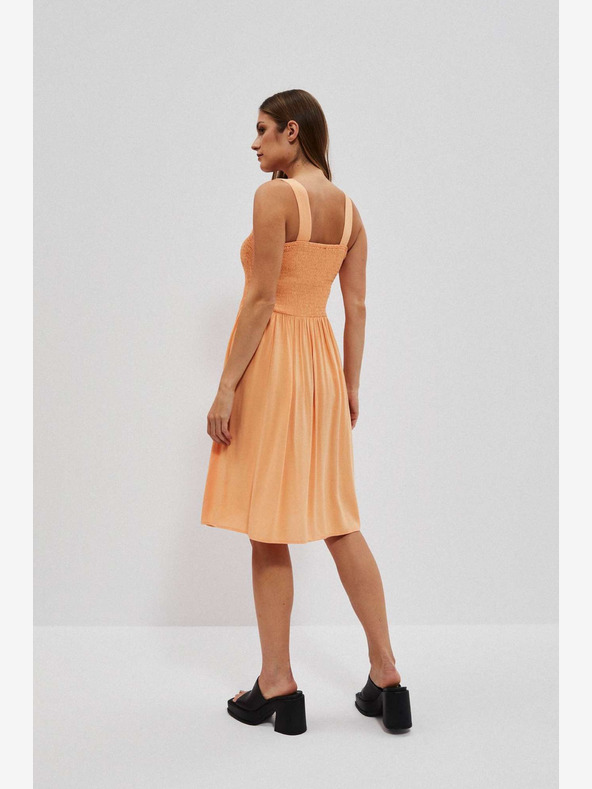 Moodo Oranžové šaty na ramienka Moodo