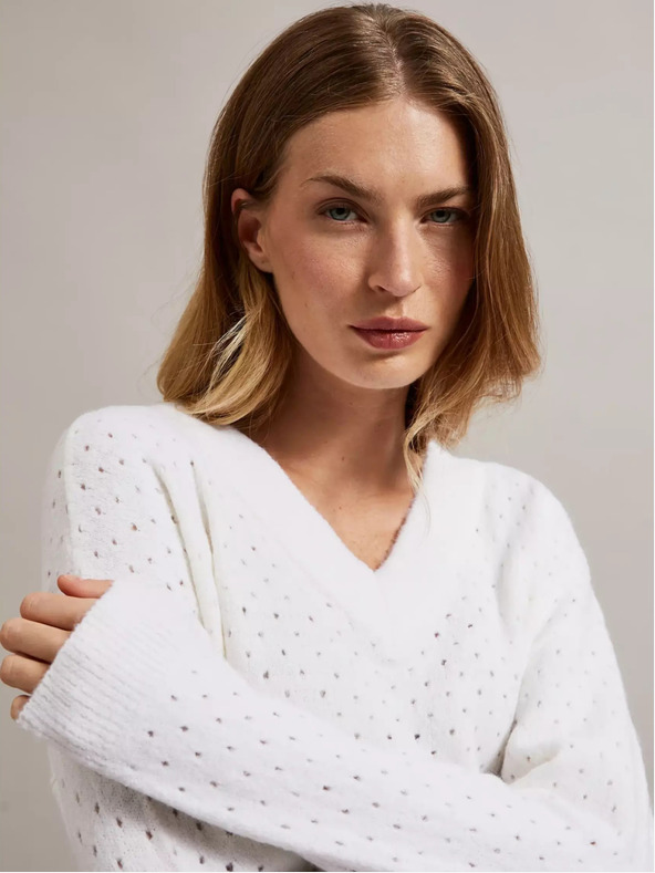 Moodo Biely ažurový sveter s výstrihom do V Moodo