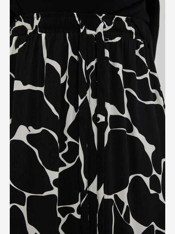 Moodo Biela a čierna dámska vzorovaná sukňa Moodo