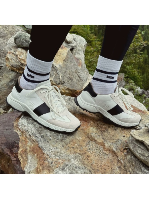 Vasky Botas Nordic Shadow - Dámske kožené outdoorové tenisky / čižmy bielo-čierne českej výroby zo Zlína