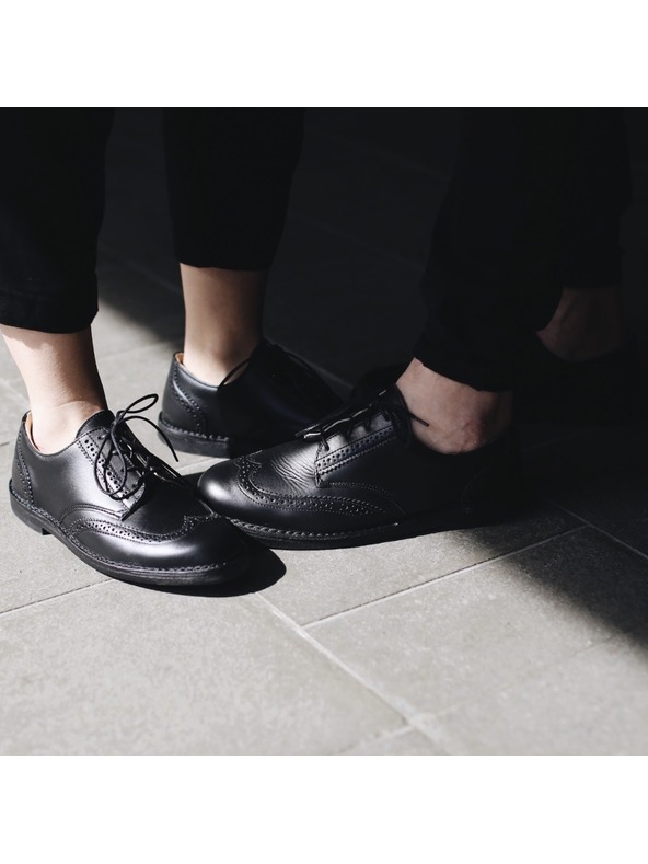 Vasky Pánske čierne kožené poltopánky - jar / jeseň Topánky, obuv Vasky Brogue Low Noir