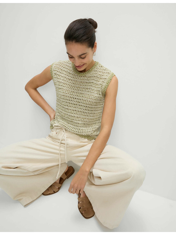 Marks & Spencer Pletená vesta úzkeho strihu so standing golierom, s bavlnou Marks & Spencer zelená