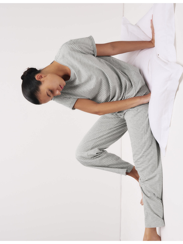 Marks & Spencer Pyžamová súprava s vysokým podielom bavlny s potlačou listov Marks & Spencer sivá