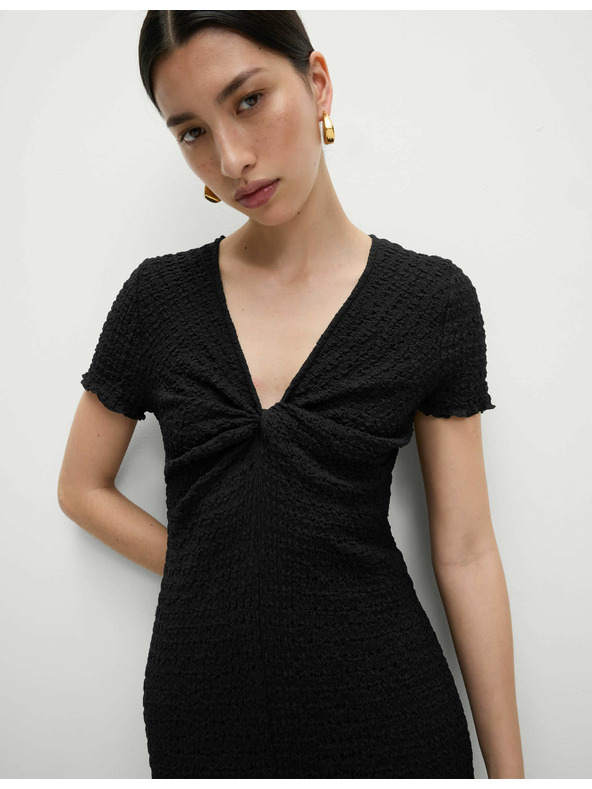 Marks & Spencer Žerzejové texturované midi púzdrovité šaty s výstrihom do V Marks & Spencer