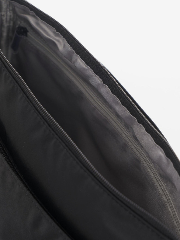 Hedgren Čierna dámska crossbody kabelka Hedgren Eye M