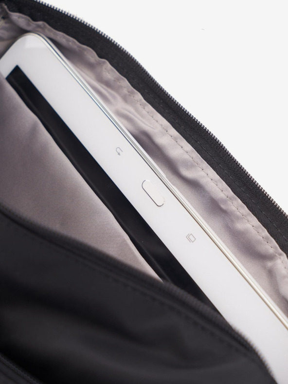 Hedgren Čierna dámska crossbody kabelka Hedgren Eye M