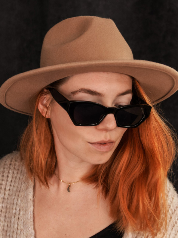 VEYREY VeyRey Slnečné okuliare s mačacími očami Yraya čierne