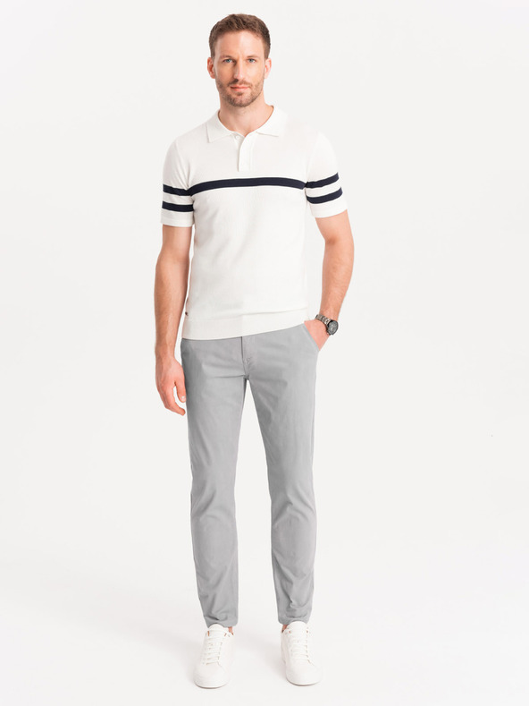 Ombre Clothing Svetlošedé pánske chino nohavice s ozdobným opaskom Ombre Clothing