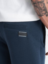 Ombre Clothing Tmavomodré pánske základné teplákové šortky Ombre Oblečenie