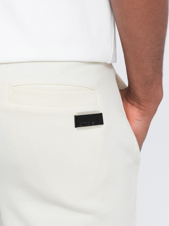 Ombre Clothing Krémové pánske základné teplákové šortky Ombre Clothing