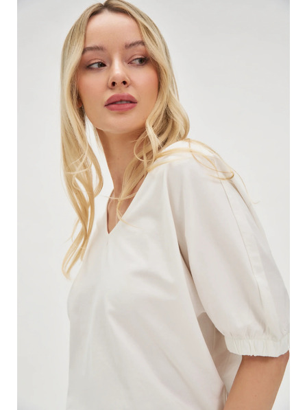 Moodo Women's White T-Shirt Moodo