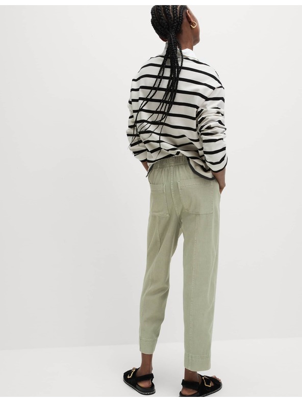 Marks & Spencer Farbené naťahovacie nohavice zúženého strihu so sťahovacou šnúrkou Marks & Spencer zelená