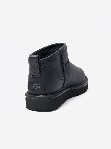 UGG Čierne dámske členkové topánky UGG Classic Ultra Mini Boot