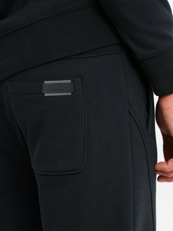 Ombre Clothing BASIC pánska bavlnená mikina BASIC čierna Ombre Clothing