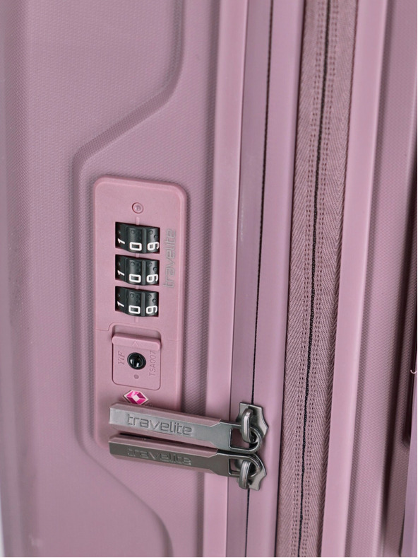 Travelite Ružový dámsky cestovný kufor Travelite Elvaa 4w M Rosé