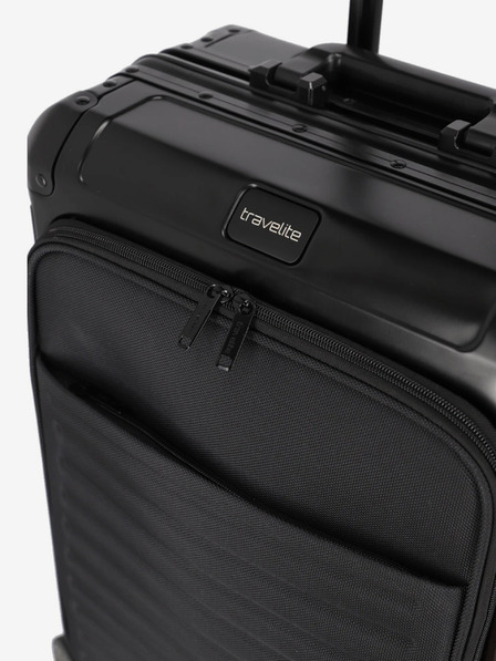 Travelite Čierny kufor Travelite Next 4w S s predným vreckom