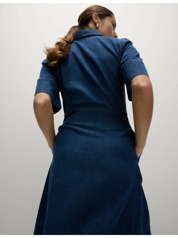 Marks & Spencer Džínsové košeľové midi šaty so zapínaním na gombíky vpredu Marks & Spencer námorná modrá