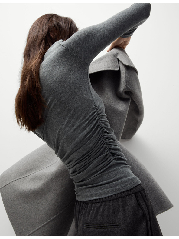 Marks & Spencer Top s výstrihom Marks & Spencer sivý